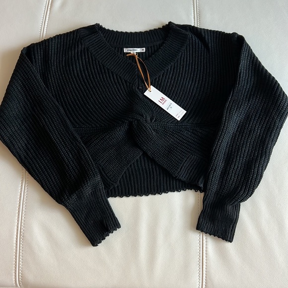 Black Long Sleeve Crisscross Front Fashion’s Top - Picture 2 of 5